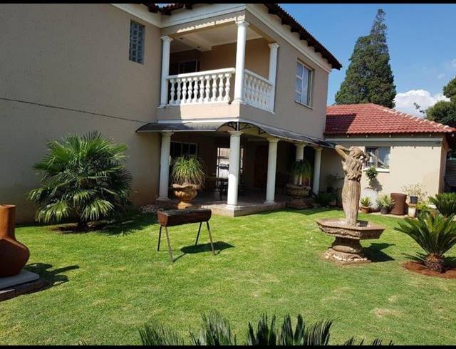 7 BEDROOM HOUSE FOR SALE IN CLAYVILLE